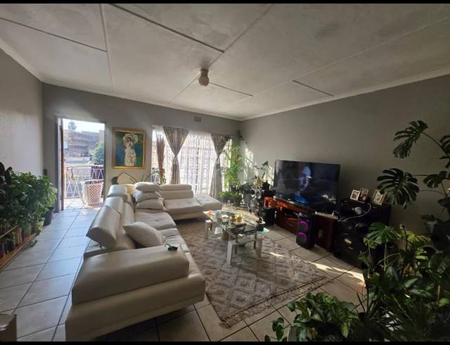 2 BEDROOM PROPERTY TO RENT IN GERMISTON SOUTH